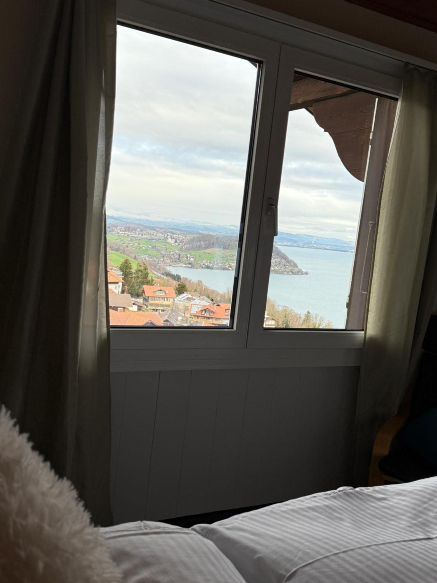 Eva'S Seeblick Krattigen Номер фото